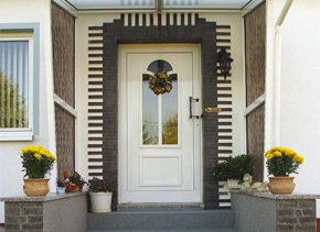 Aluminiumhaustür und Treppenbeschichtung